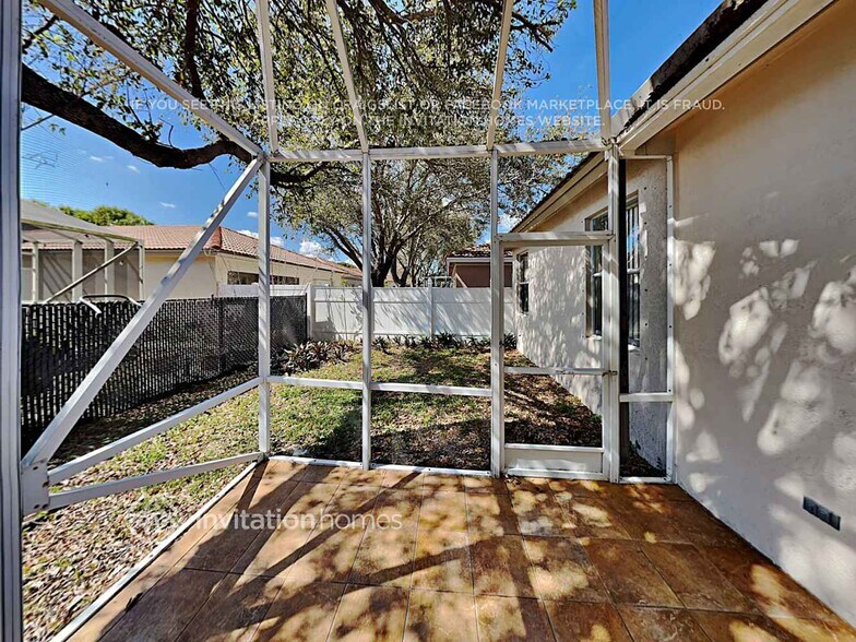 Building Photo - 4916 Pelican St