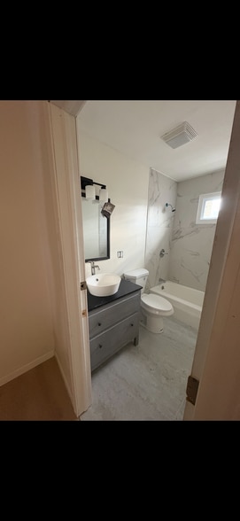 Building Photo - 1280 Townsend Ave