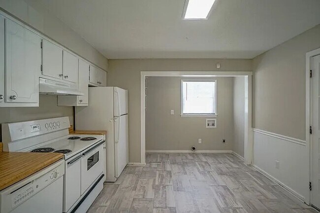 Building Photo - Charming 3BD, 1.5BA Garner Home Near White Oak Crossing