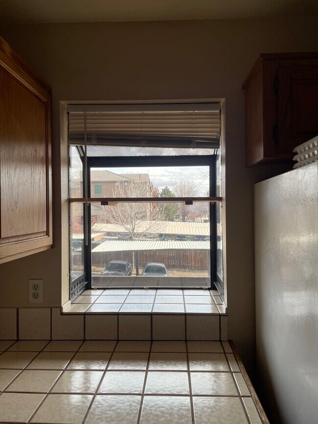 Building Photo - Quiet 2 bedroom 2 Bath