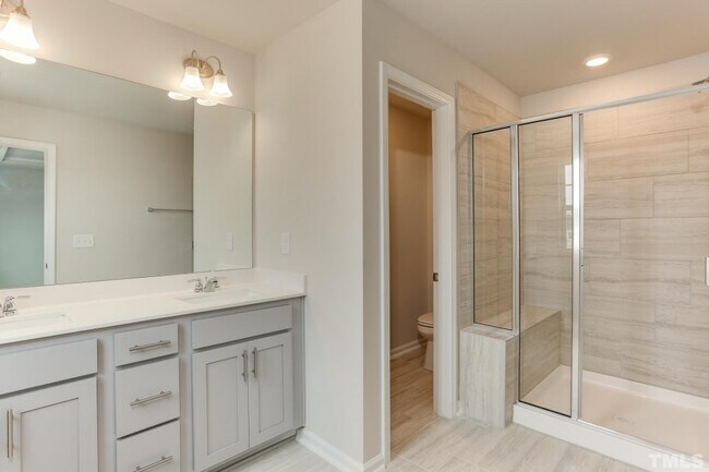 Master Bath - 1102 Talis Creek Dr