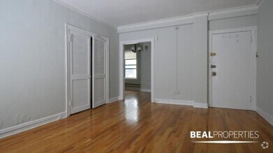 Building Photo - 0 bedroom in CHICAGO IL 60610