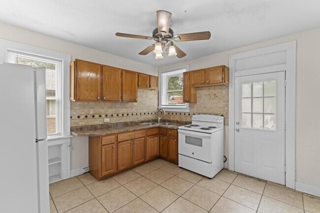 Building Photo - 7241 St Andrews Pl