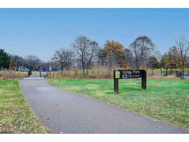 Building Photo - 932 Westbrooke Way