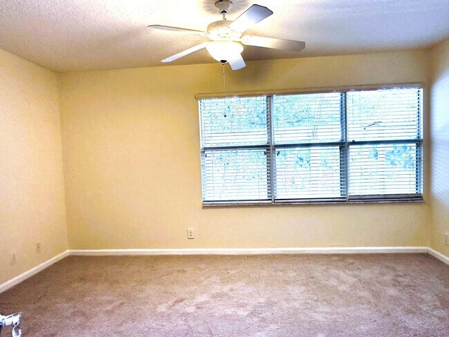 Building Photo - 7690 Hummingbird Ct