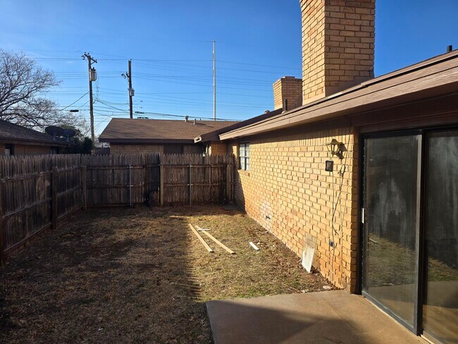 Building Photo - 2211 33rd St