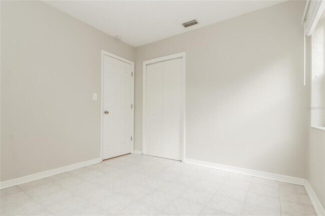 Building Photo - 1410 26th Ave S