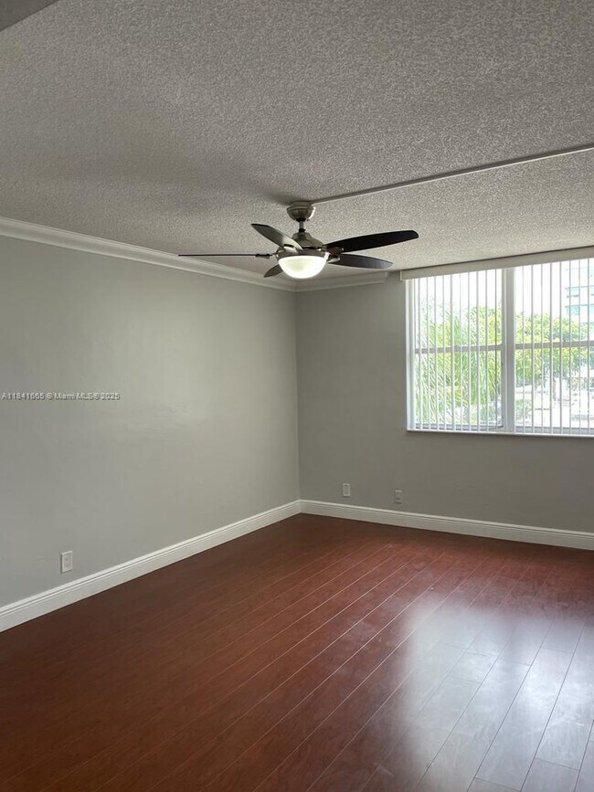Building Photo - 9143 SW 77th Ave