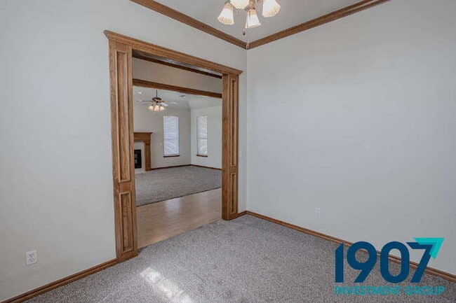 Building Photo - Elegant and Spacious 3-Bedroom Home in Edm...