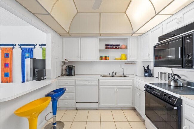 Building Photo - 3850 Galt Ocean Dr