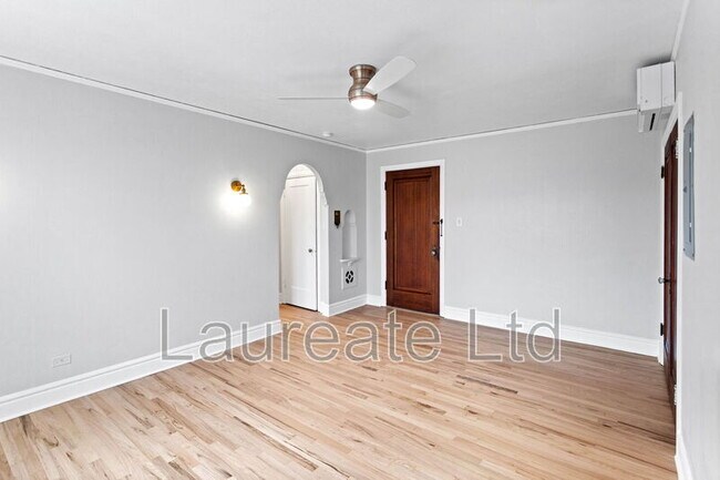 Building Photo - 1050 N Pearl St