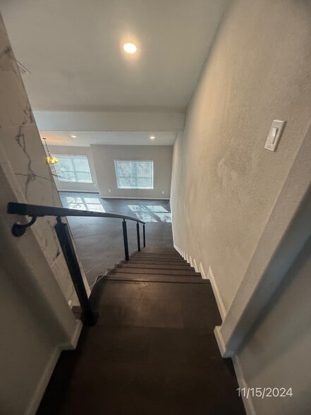 Building Photo - 7215 Holly Hill Dr