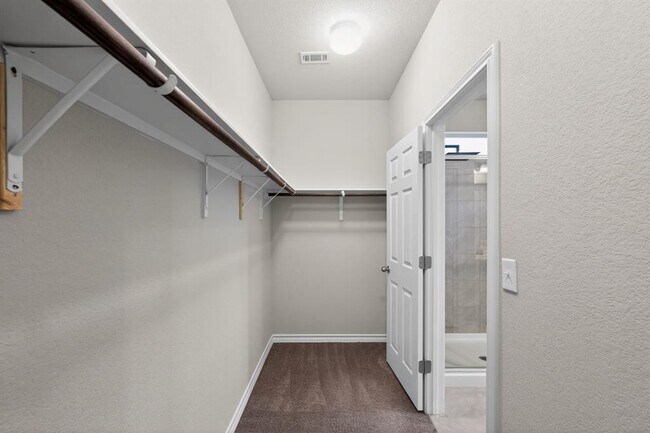 Building Photo - 161 Flexus Ln