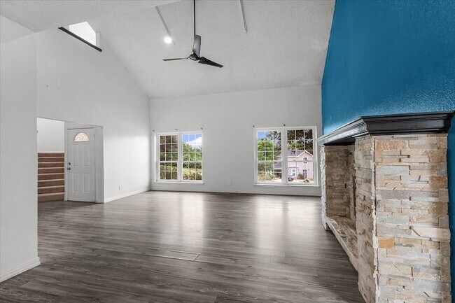 Building Photo - 5315 Colony Hill Rd
