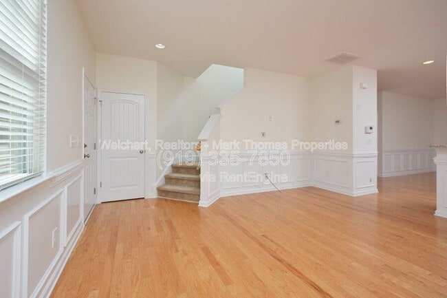 Building Photo - 3 Moonbeam Ct