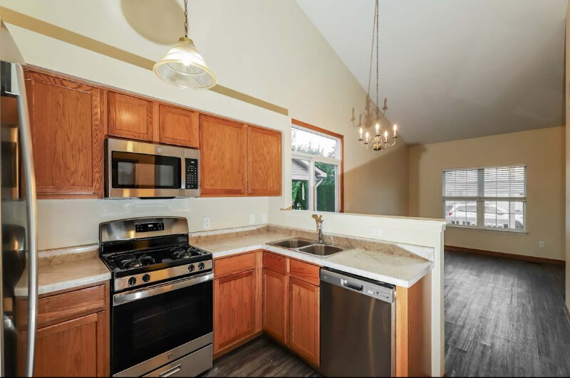 Building Photo - 3208 Hidden Bluff Trail