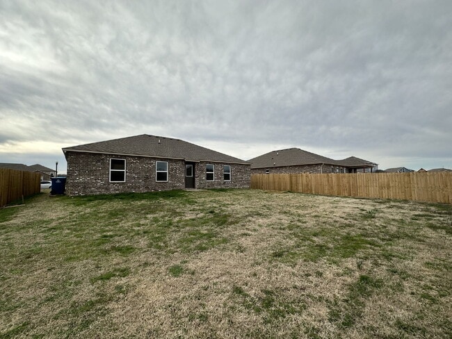 Building Photo - 6801 SW Pilgrim Rd