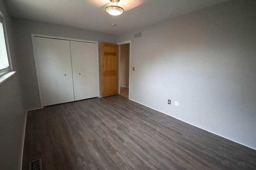 Building Photo - 518 Bergen Ave