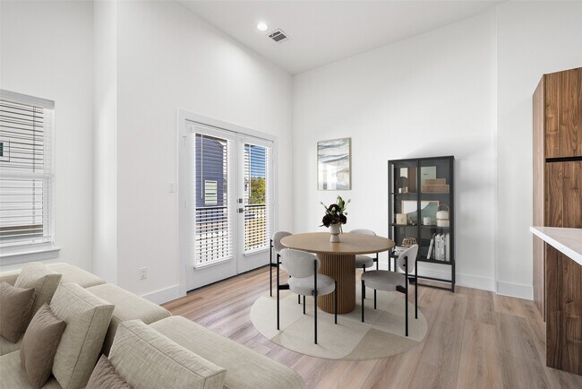 Building Photo - 112 Tolima Dove St