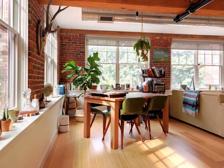 Building Photo - 22 Cottage Park Ave