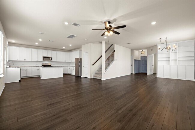 Building Photo - 616 Hugenot Wy