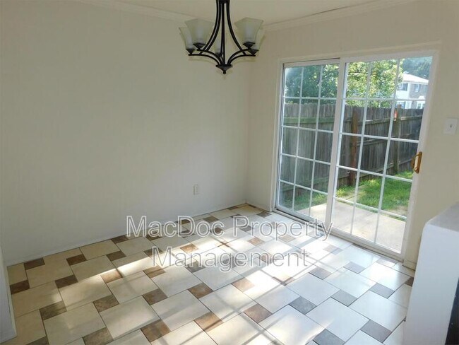 Building Photo - 619 Anvil Rd