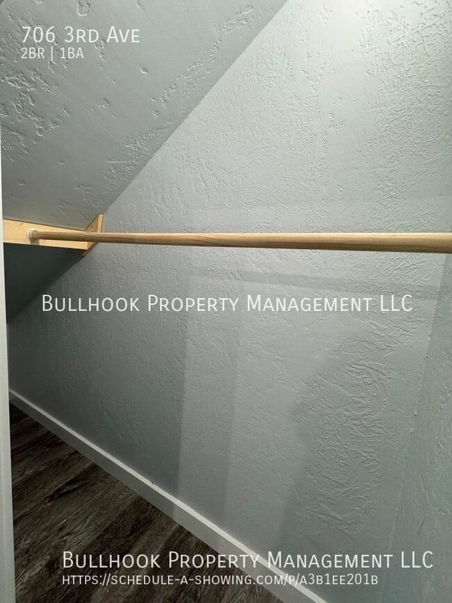 Building Photo - 706 3rd Ave