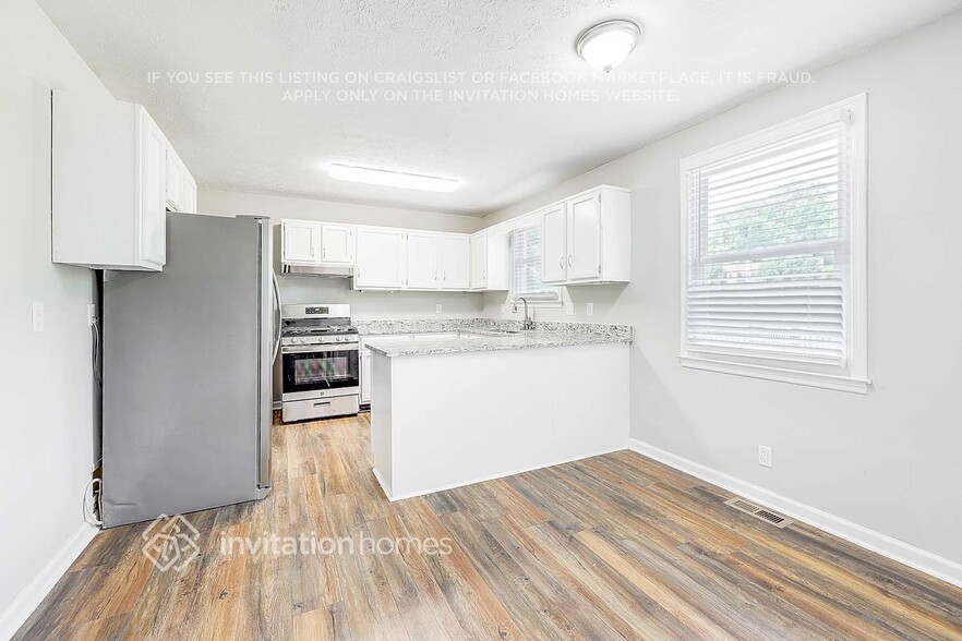 Building Photo - 108 Redondo Ct S