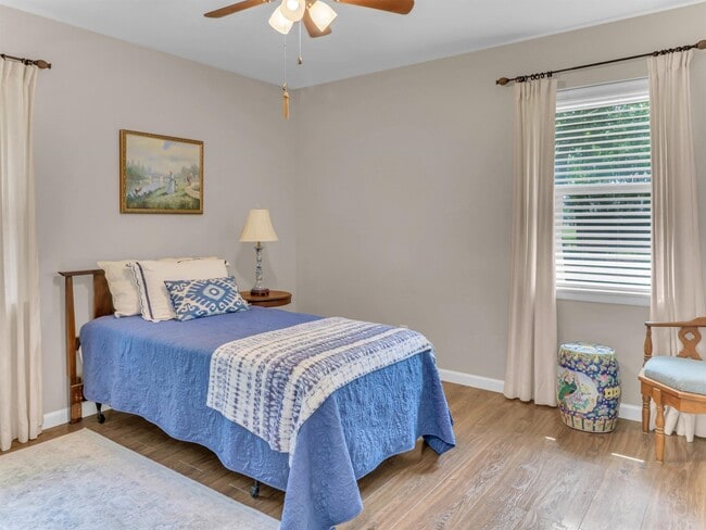Building Photo - 805 Bluebonnet Ln