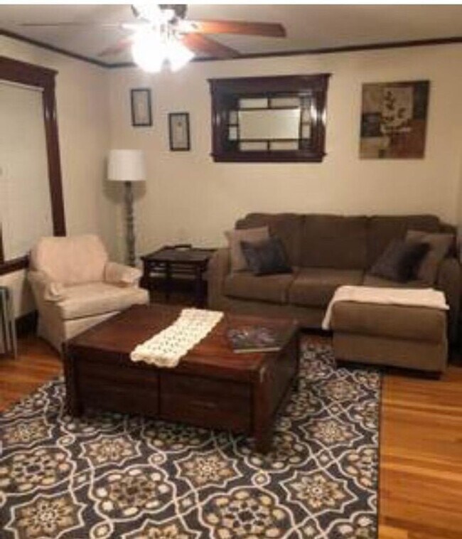 Building Photo - 3-Bedroom Oak Sq. Brighton