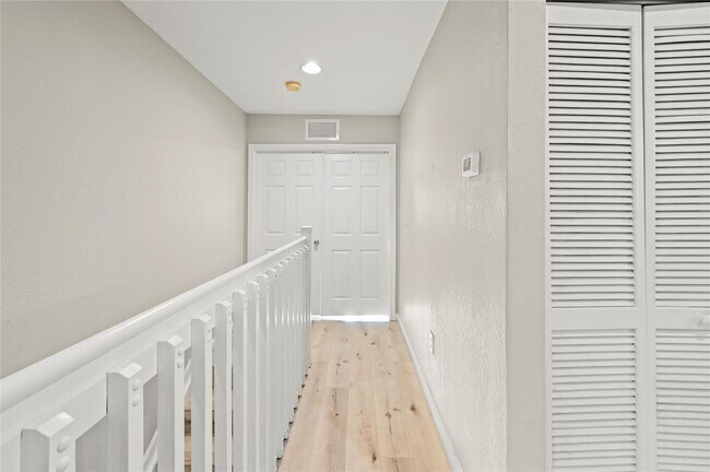 Building Photo - 2827 SW 83rd Terrace