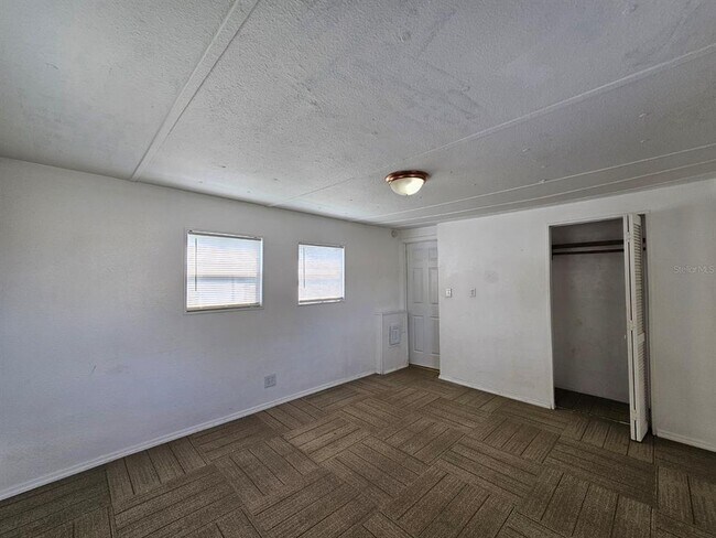 Building Photo - 503 Longfellow Blvd