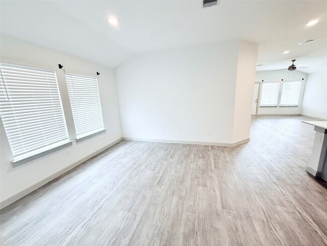 Building Photo - 2824 Gunnersbury Dr