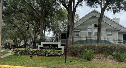 Building Photo - Great 1/1 condo in gated community!