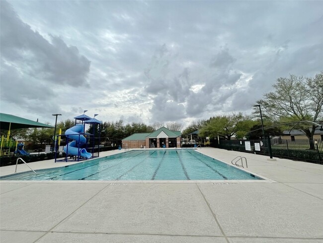 Building Photo - 1727 Park Forest Dr