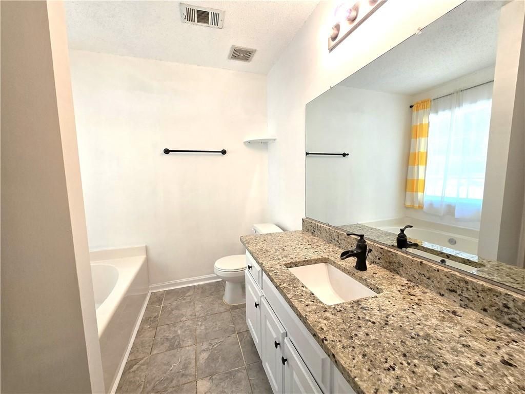 Building Photo - 245 Crofton Ridge