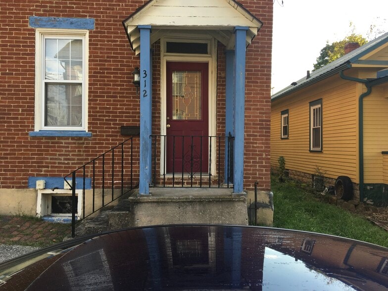 Primary Photo - 312 Wayne St