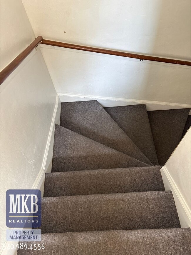 Building Photo - 2 Bedrooms, 1 Bath Condo located in South ...