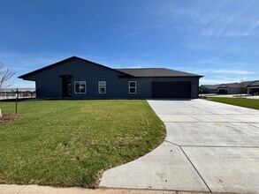 Building Photo - 9369/71 Wassall