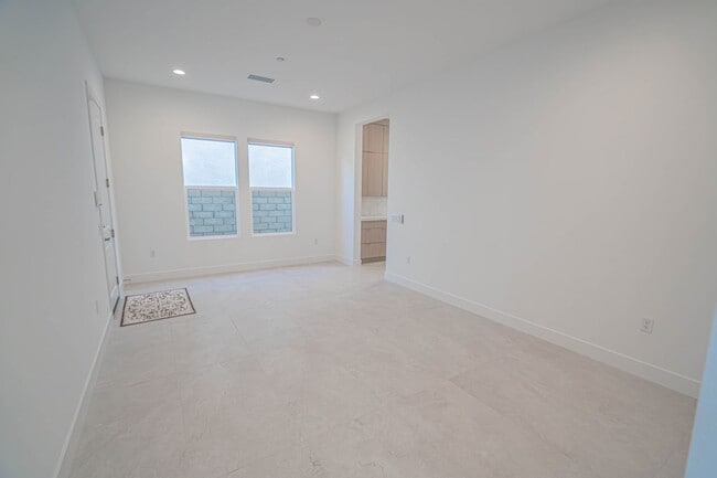 Building Photo - Luxury Smart Home with Green Belt Views in Tesoro Highlands!