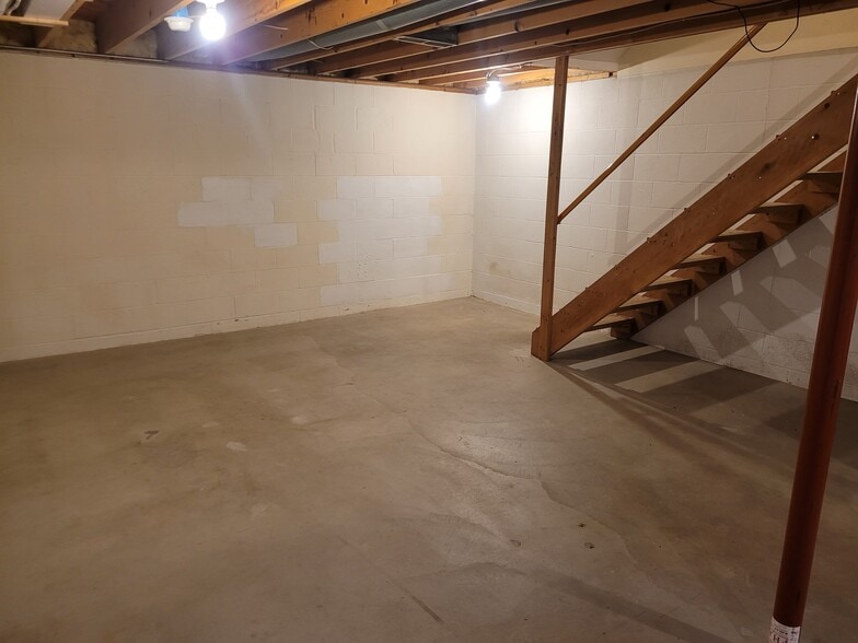 Basement - 890 Postiy St NW