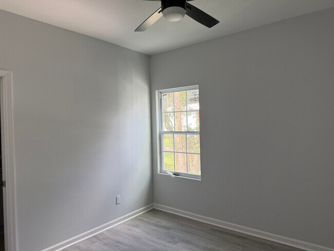 Building Photo - 2111 Owens St