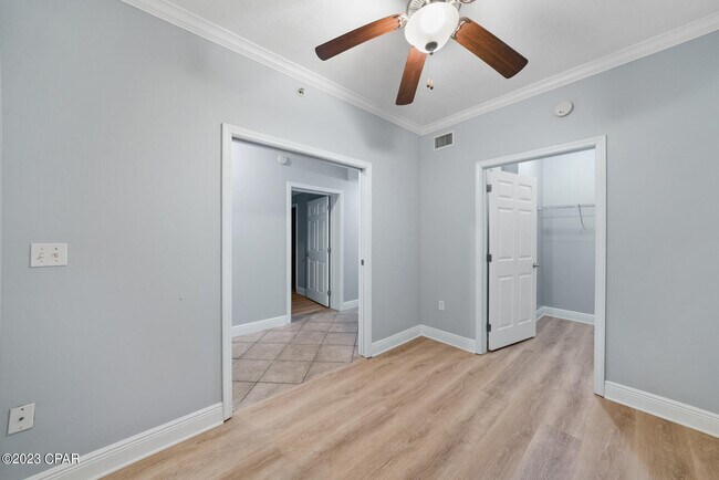 Building Photo - 2400 Grandiflora Blvd