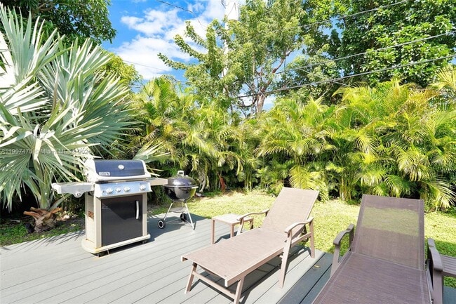 Building Photo - 1420 S 24th Terrace