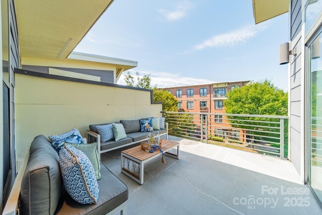 Building Photo - 3254 Noda Blvd