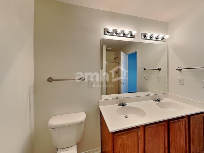 Building Photo - 3622 Charterhall Ln