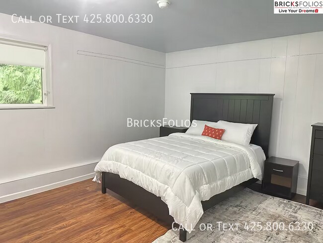 Building Photo - Sunny & Modern 1BR in the Heart of Bothell – Walk Everywhere!