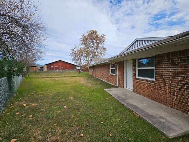 Building Photo - 2203 Wheeler Cir