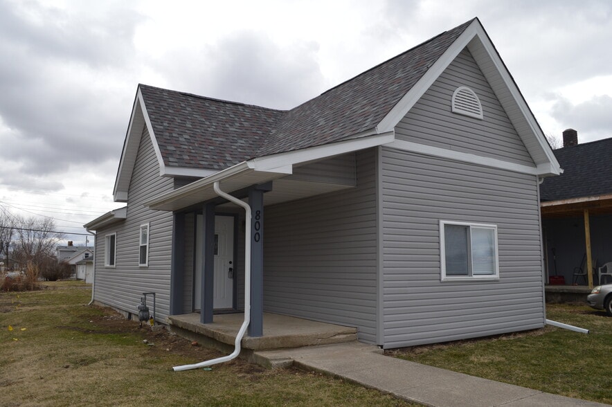 Front of Hosue - 800 S Diamond St