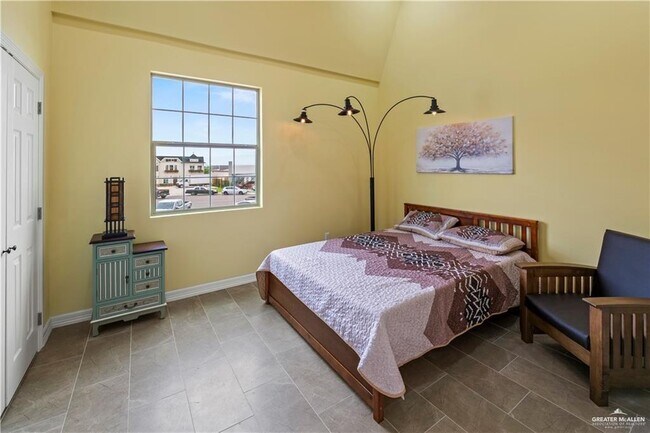 Building Photo - 1408 Karen Dr